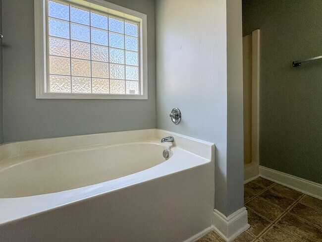 Building Photo - 584 S Buckeye Dr