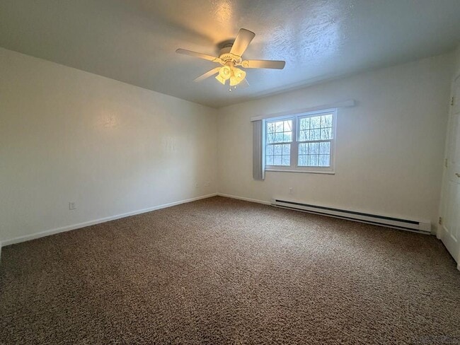 Building Photo - 1915 Young St