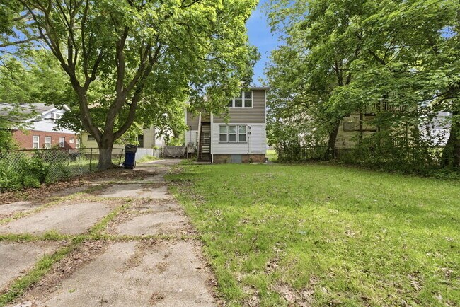 Building Photo - 1768 Wayside Rd