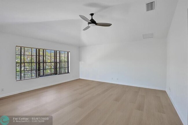 Building Photo - 2622 NW 49th St