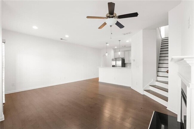 Building Photo - 2212 Triple Crown Ln