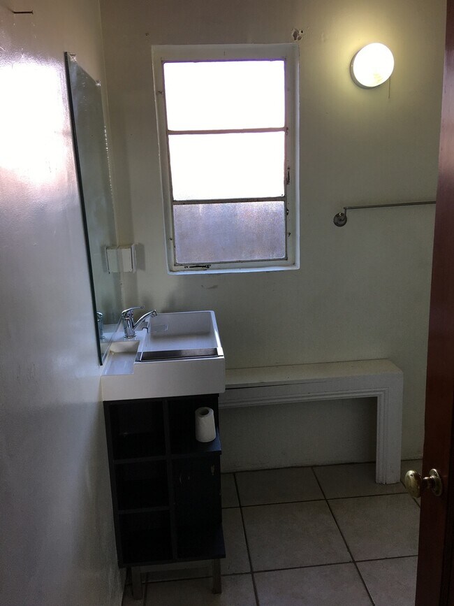 Building Photo - 1 Bedroom House in Marysville! AVAILABLE NOW!!