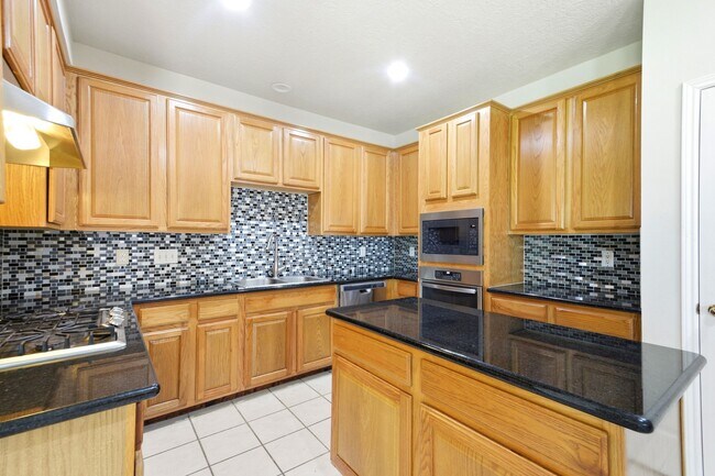 Building Photo - 3126 Waters View Dr