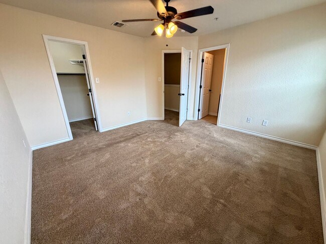 Building Photo - 5011-5017 Stowers Blvd