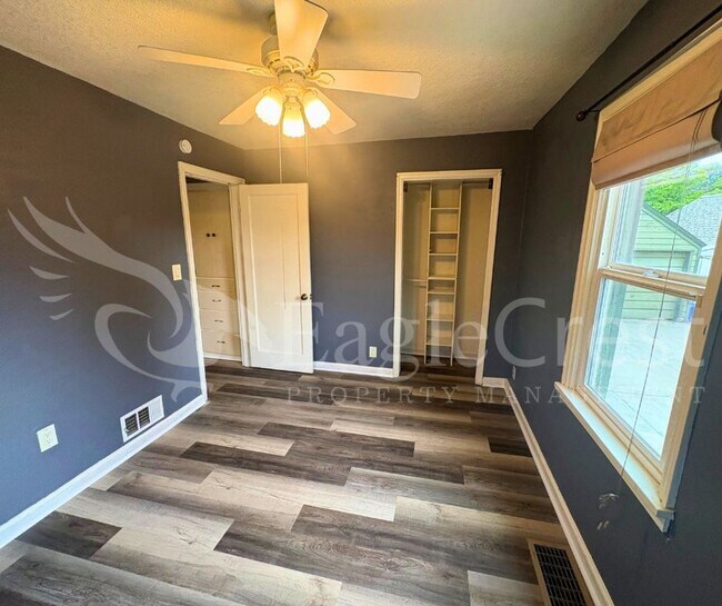 Building Photo - 127SW6