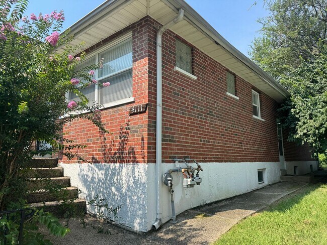 Primary Photo - 4111-4113 Oregon Ave