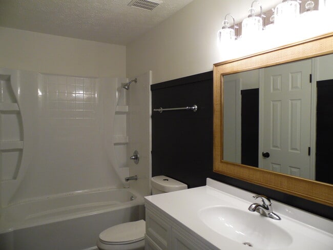 Building Photo - 2800 Kasey Ct