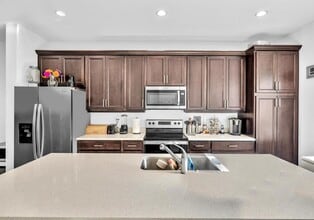 Building Photo - 556 Sanderling Cir
