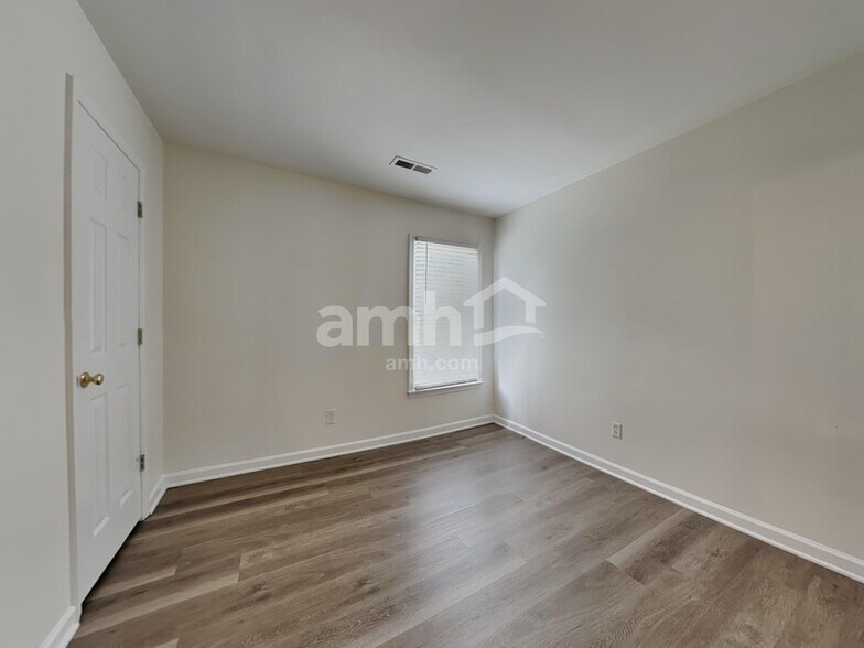 Building Photo - 4905 Heritage Woods Ct