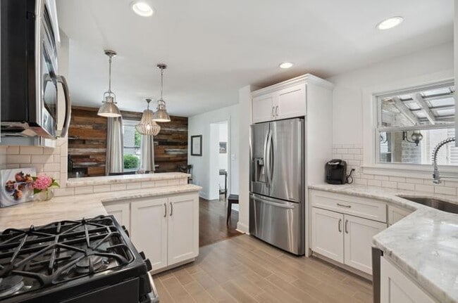 Building Photo - 828 Kirkwood Ave