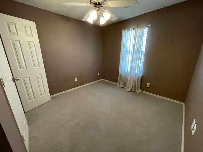 Building Photo - 10601 Canton Ave