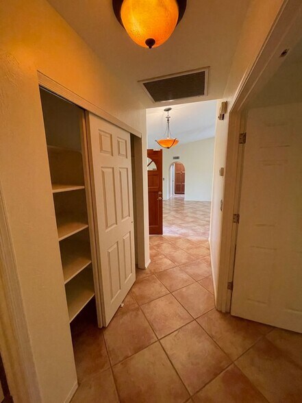 Building Photo - 9437 E Minnesota Ave