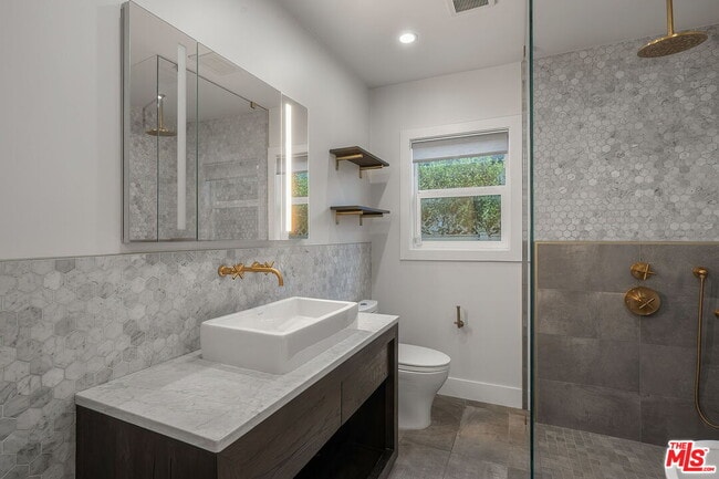 Building Photo - 2963 Virginia Ave