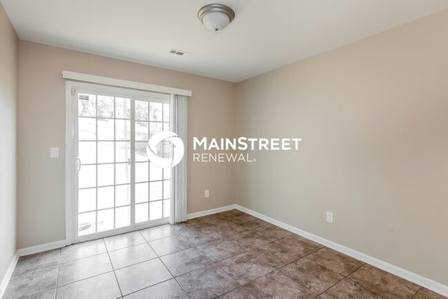 Building Photo - 4 Bedroom Pet-Friendly Home in Charlotte, ...
