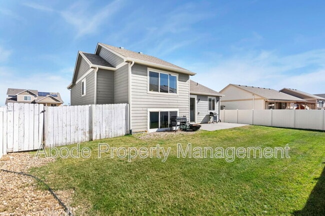 Building Photo - 2829 Avocado Ave