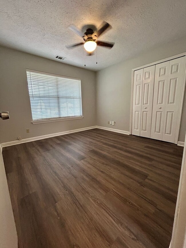 Building Photo - 166 Bordeaux Ln