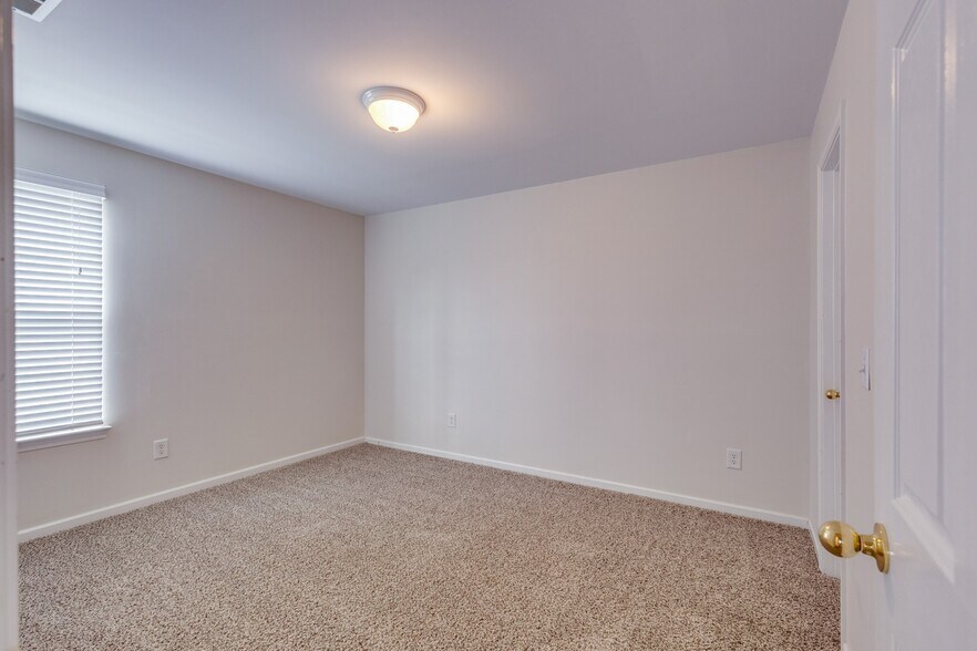 3rd Bedroom w/walk-in Closet - 4017 Cadence Dr