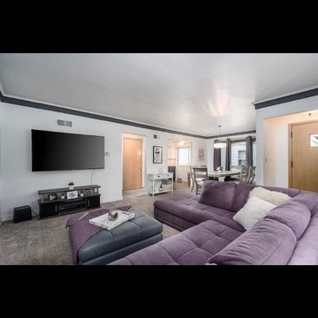 Building Photo - Beautiful 3-bedroom single family home jus...