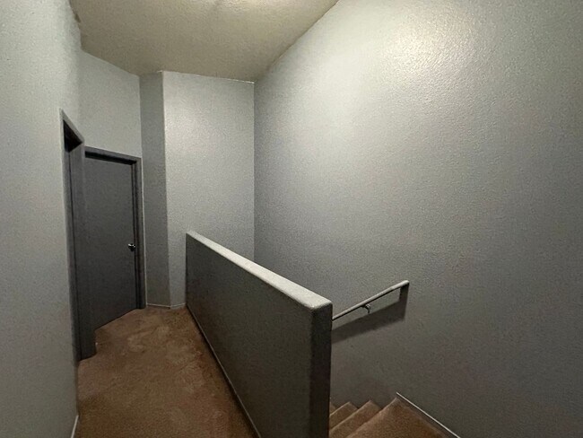 Building Photo - 2562 Land Rush Dr