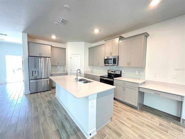 Building Photo - 11432 Rhyme Ave