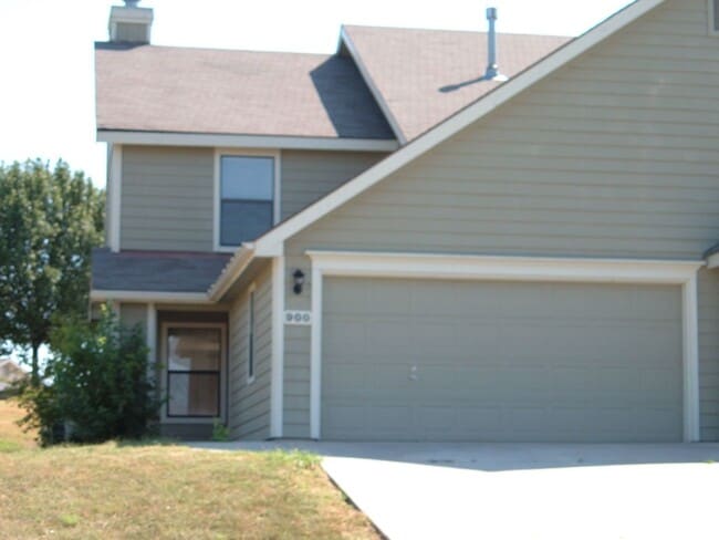 Primary Photo - 900 Christie Ct