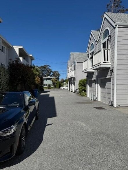 Building Photo - 511 N San Mateo Dr