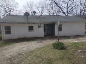 Building Photo - 842 White Rd
