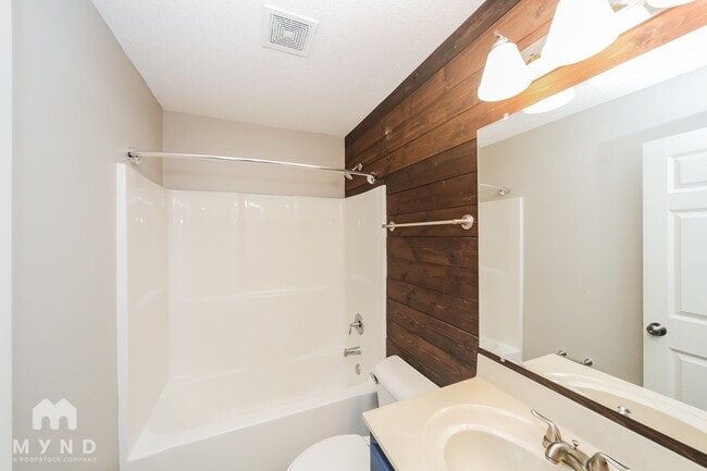 Building Photo - 2738 Old Well Cove