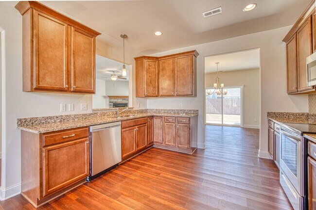 Building Photo - Lincoln Park Subdivision, Taylors - 3BR, 2...