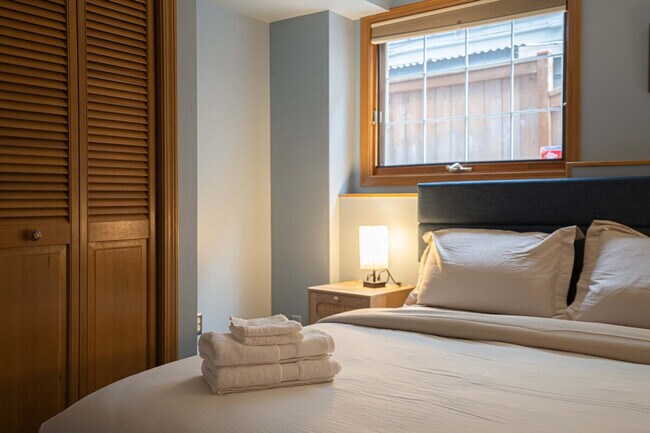 Building Photo - 10507 Rainier Ave S