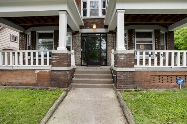 Building Photo - Wilson Avenue Apartments