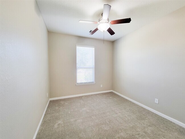 Building Photo - 3007 Meadow Prairie St