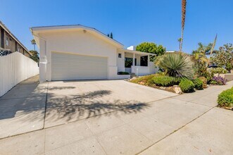 Building Photo - 3 Bedroom House in the Heart of Pacific Be...