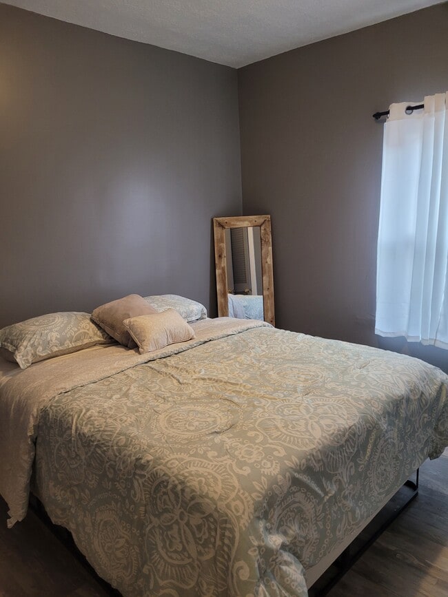 Building Photo - 1505 Aster Ave