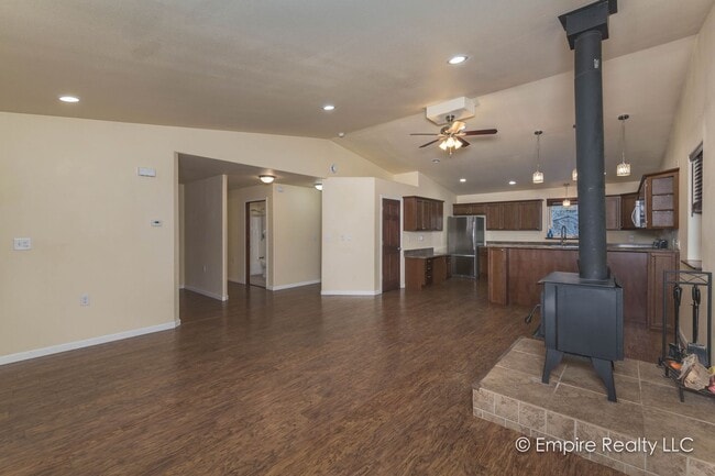 Building Photo - Single Family Home in North Pole