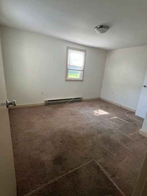 Bedroom - 1 E Maple St