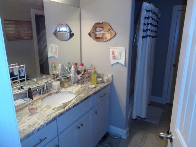 Building Photo - 4BR/4.5BA For Rent