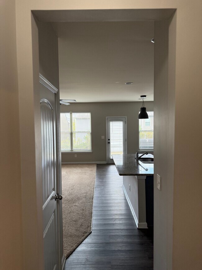 Building Photo - 5881 San Gabriel Ln