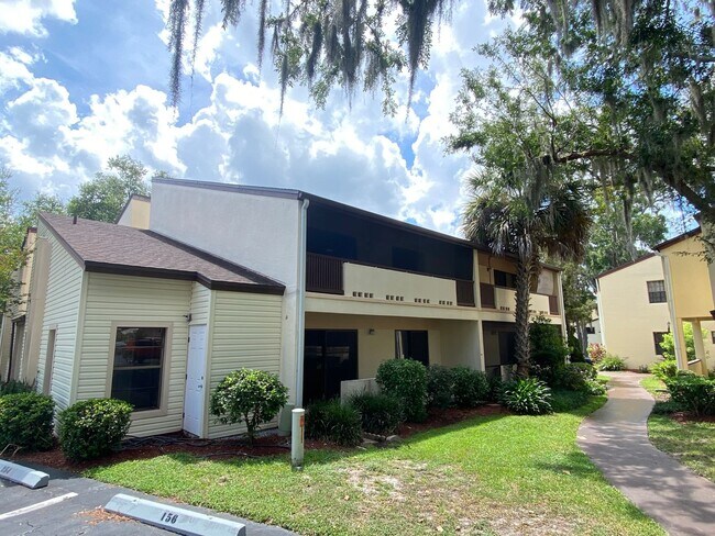 Building Photo - 1/1 Updated Condo In Heart Of Ocala