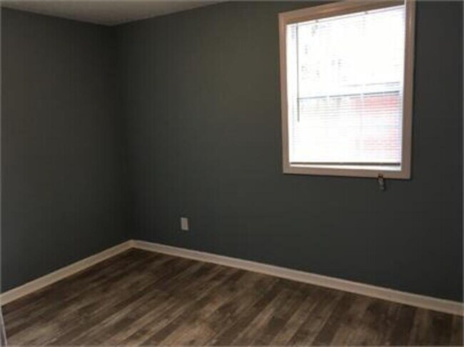 Building Photo - 324 Macedonia Rd SE