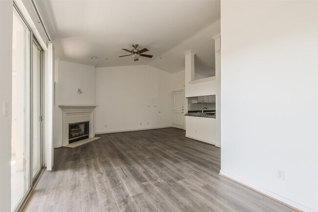 Building Photo - 2111 Welch St