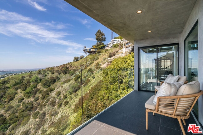 Building Photo - 8506 Magnolia Dr