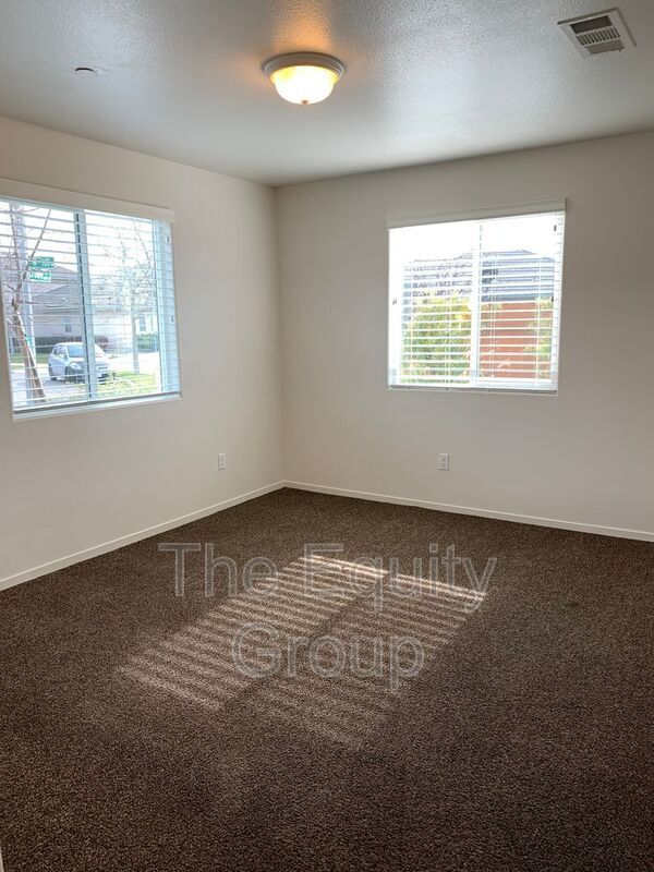 Building Photo - 2921 N Crowe St