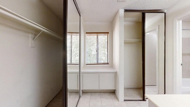 Building Photo - 48255 Monroe St