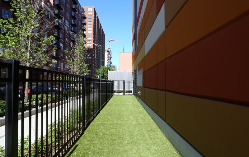 Building Photo - 359 W Hubbard St