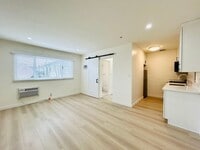 Building Photo - ven108