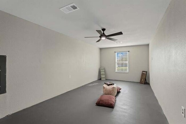 Building Photo - 3011 Castillo Dr