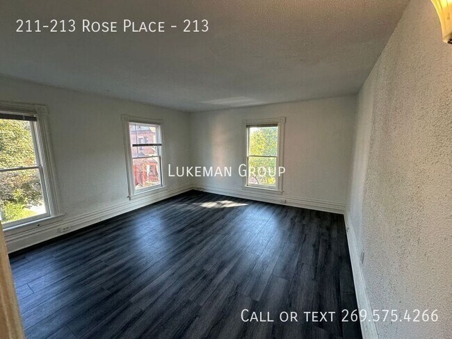 Building Photo - 211-213 Rose Place-213