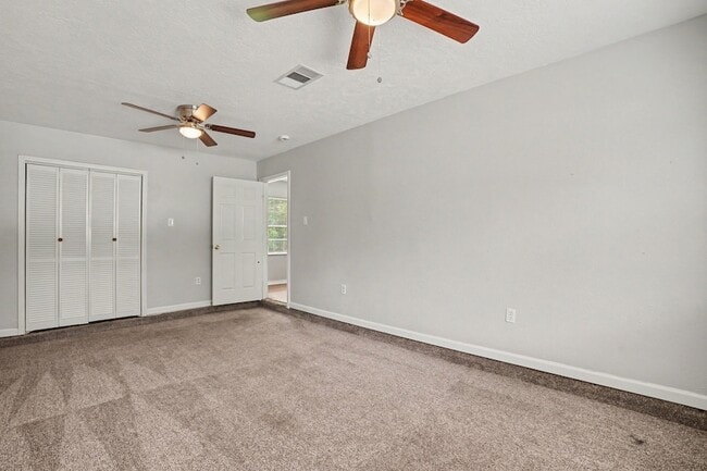 Building Photo - 8433 Woodlyn Rd