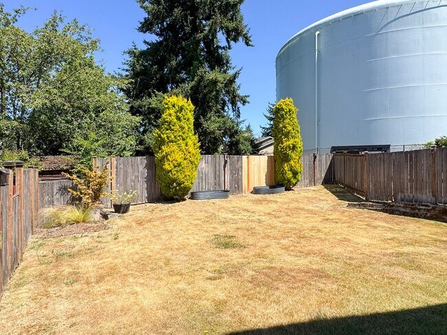 Building Photo - Beautiful 3 bed, 2.5 bath Edmonds Duplex U...